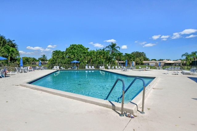 9244 Flynn Circle Apt 2, Boca Raton, FL 33496