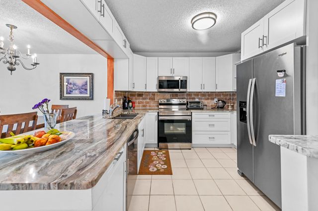 9244 Flynn Circle Apt 2, Boca Raton, FL 33496