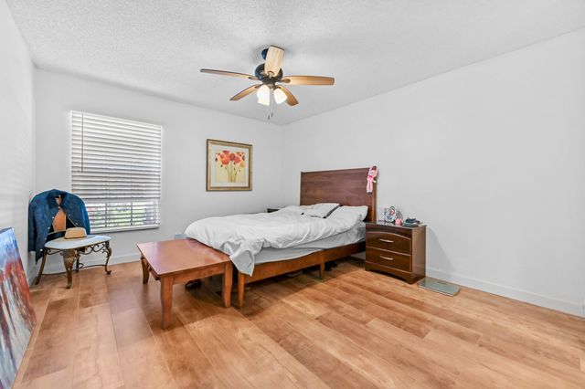 9244 Flynn Circle Apt 2, Boca Raton, FL 33496