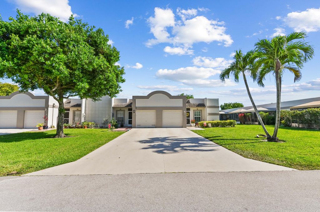 9244 Flynn Circle Apt 2, Boca Raton, FL 33496