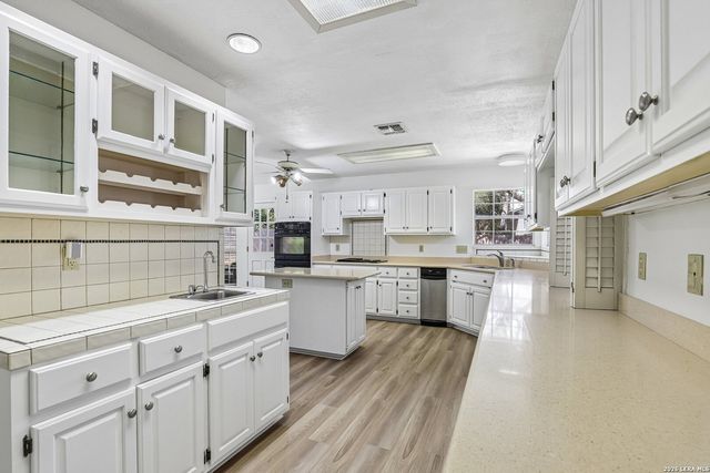3515 Red Oak, San Antonio, TX 78230