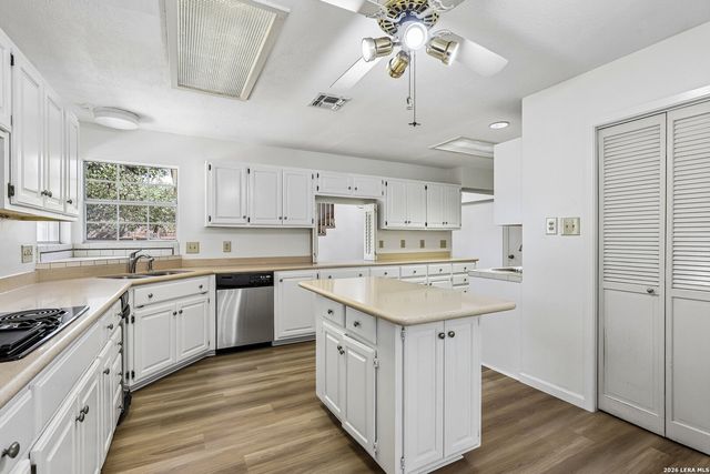 3515 Red Oak, San Antonio, TX 78230