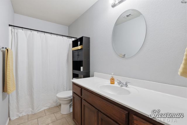 1211 NEWMAN STREET, Iowa Park, TX 76367