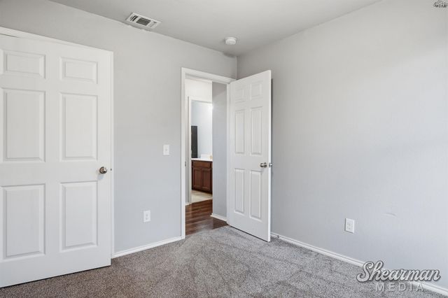 1211 NEWMAN STREET, Iowa Park, TX 76367