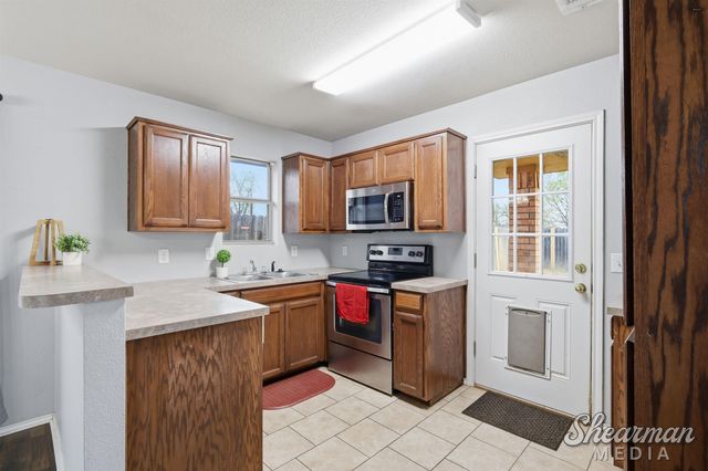 1211 NEWMAN STREET, Iowa Park, TX 76367