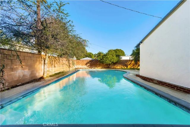 7001 Lasaine Avenue, Van Nuys, CA 91406