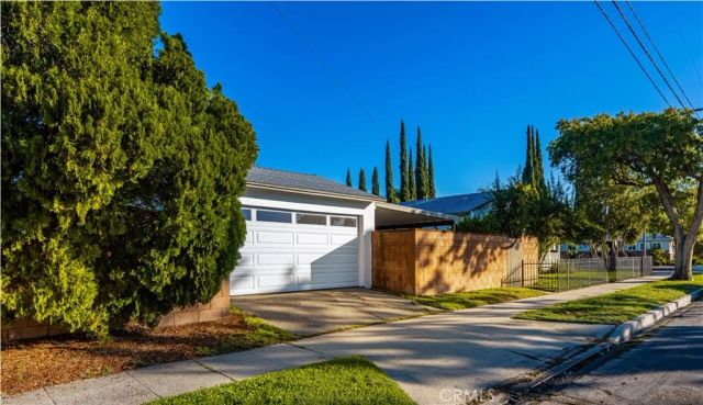 7001 Lasaine Avenue, Van Nuys, CA 91406