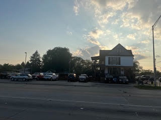 9306 S Central Avenue, Oak Lawn, IL 60453