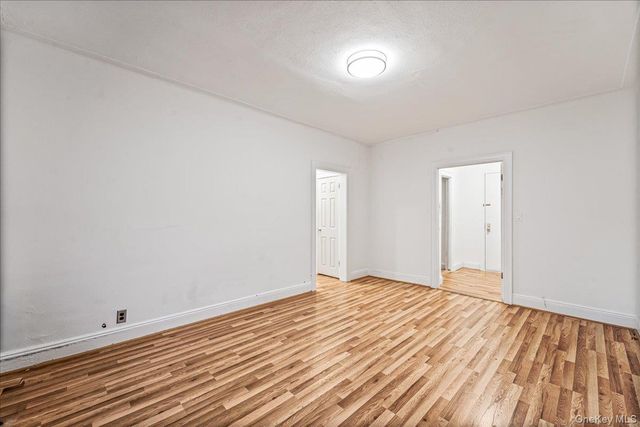 61-40 Saunders A11, Rego Park, NY 11374