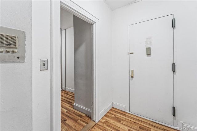 61-40 Saunders A11, Rego Park, NY 11374