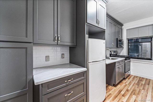 61-40 Saunders A11, Rego Park, NY 11374