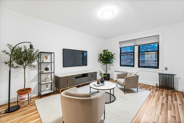 61-40 Saunders A11, Rego Park, NY 11374