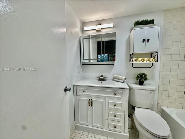 13455 SW 9th Ct 216J, Pembroke Pines, FL 33027