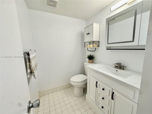 13455 SW 9th Ct 216J, Pembroke Pines, FL 33027