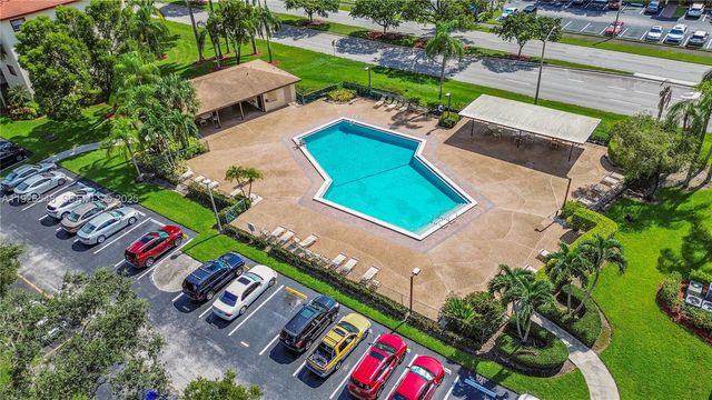 13455 SW 9th Ct 216J, Pembroke Pines, FL 33027