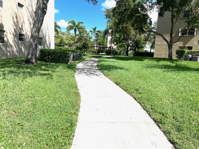 13455 SW 9th Ct 216J, Pembroke Pines, FL 33027