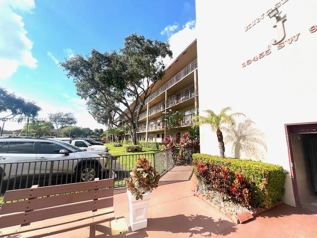 13455 SW 9th Ct 216J, Pembroke Pines, FL 33027