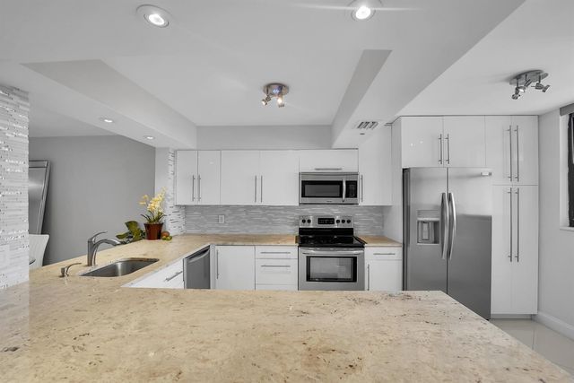 1266 S Military Trail 561, Deerfield Beach, FL 33442