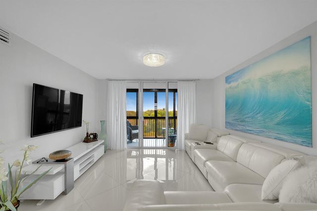 1266 S Military Trail 561, Deerfield Beach, FL 33442