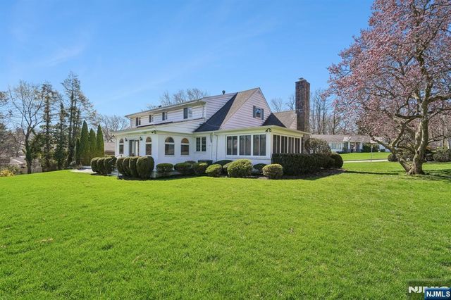 5 Witherspoon Road, Clifton, NJ 07013