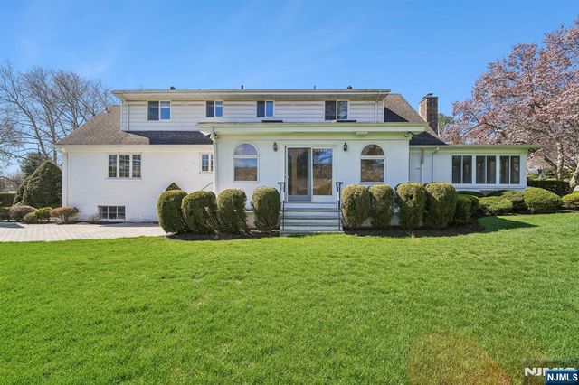 5 Witherspoon Road, Clifton, NJ 07013