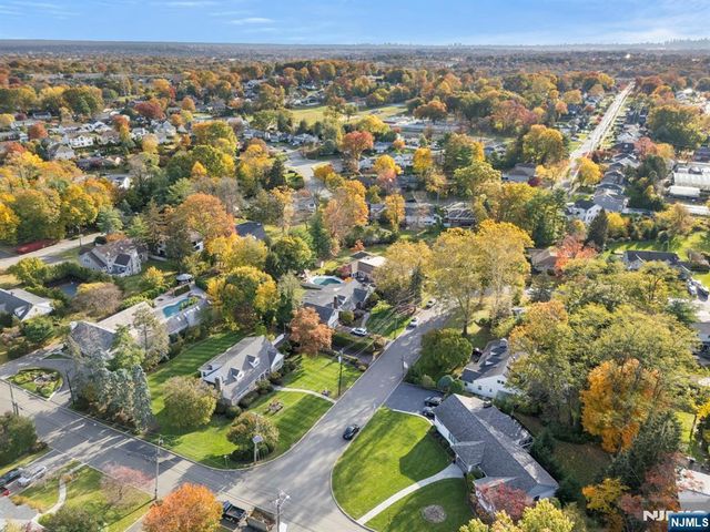 5 Witherspoon Road, Clifton, NJ 07013