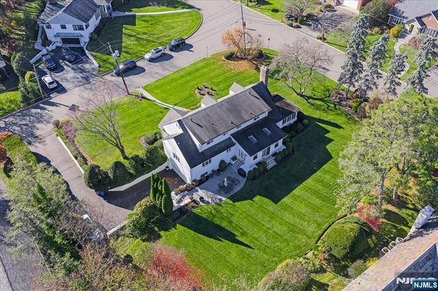 5 Witherspoon Road, Clifton, NJ 07013