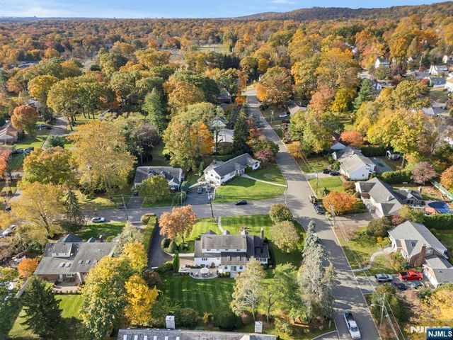 5 Witherspoon Road, Clifton, NJ 07013