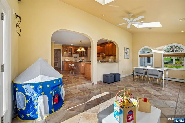 5 Witherspoon Road, Clifton, NJ 07013