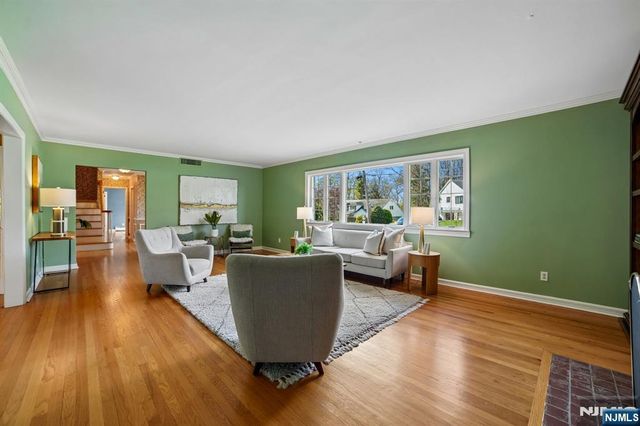 5 Witherspoon Road, Clifton, NJ 07013