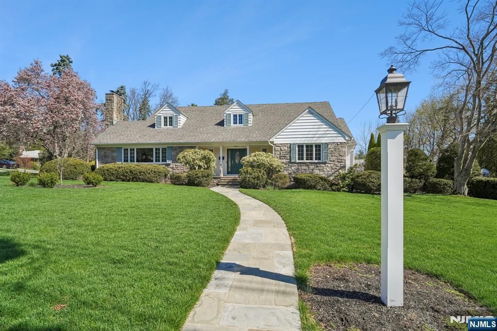 5 Witherspoon Road, Clifton, NJ 07013