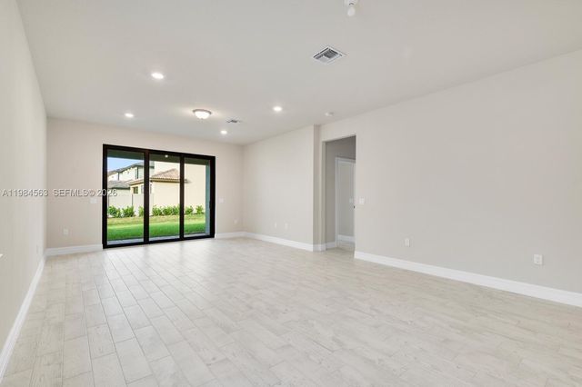 8185 Tailshot Ct, Lake Worth, FL 33467