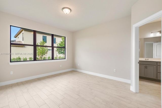 8185 Tailshot Ct, Lake Worth, FL 33467