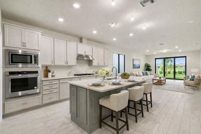 8185 Tailshot Ct, Lake Worth, FL 33467