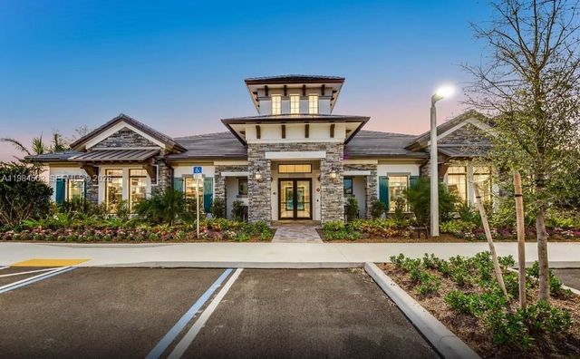 8185 Tailshot Ct, Lake Worth, FL 33467