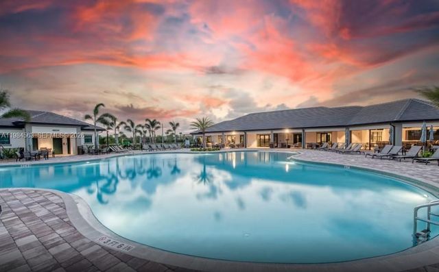 8185 Tailshot Ct, Lake Worth, FL 33467