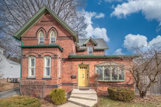 13 Finn Street, Northampton, MA 01060