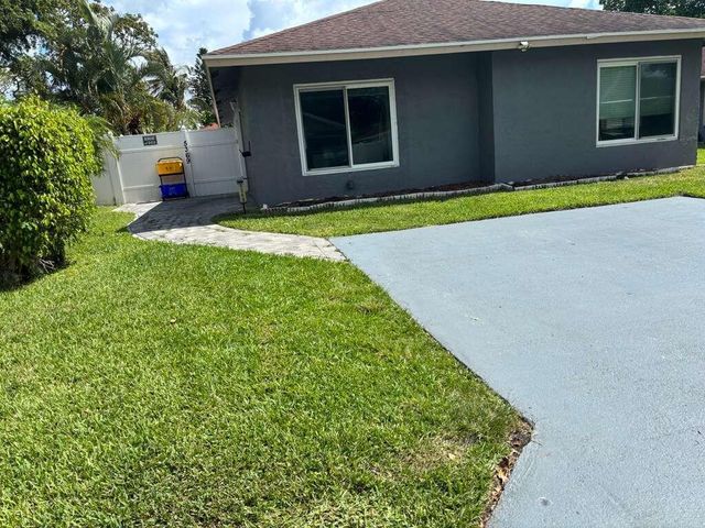 5369 Gene Circle, West Palm Beach, FL 33415