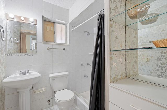 490 E 45th St, Hialeah, FL 33013