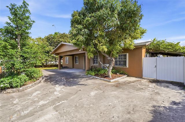 490 E 45th St, Hialeah, FL 33013