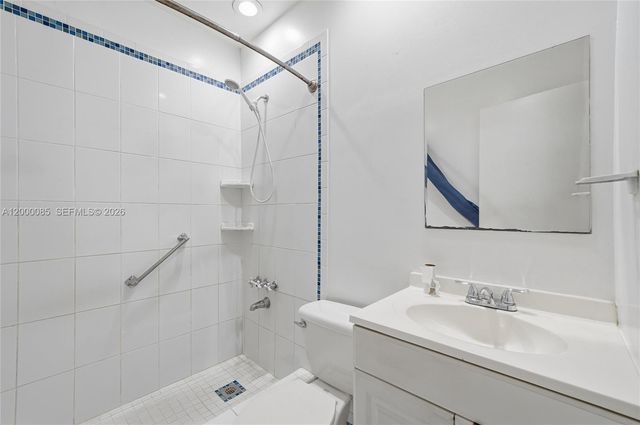 490 E 45th St, Hialeah, FL 33013