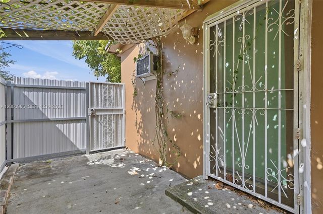 490 E 45th St, Hialeah, FL 33013