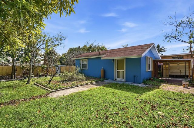 490 E 45th St, Hialeah, FL 33013