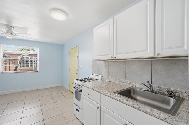 490 E 45th St, Hialeah, FL 33013