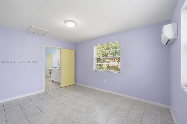 490 E 45th St, Hialeah, FL 33013