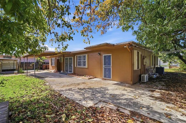 490 E 45th St, Hialeah, FL 33013