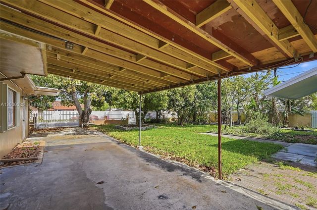 490 E 45th St, Hialeah, FL 33013