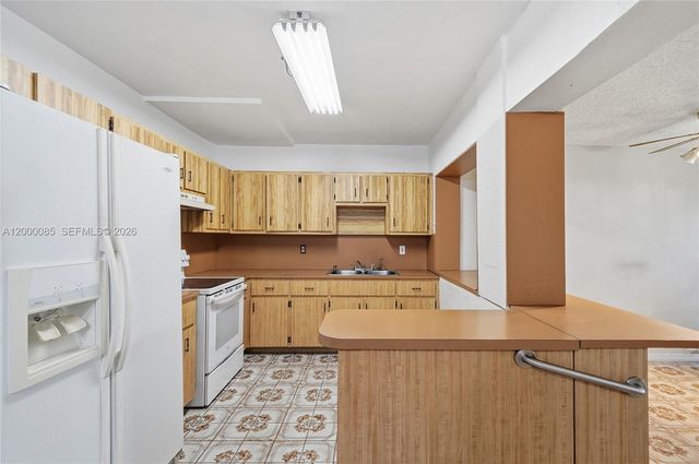 490 E 45th St, Hialeah, FL 33013