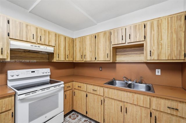 490 E 45th St, Hialeah, FL 33013