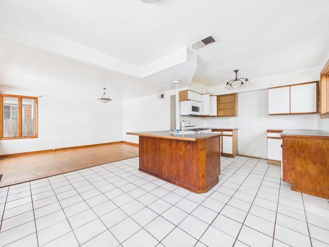 4707 W 82nd Place, Chicago, IL 60652